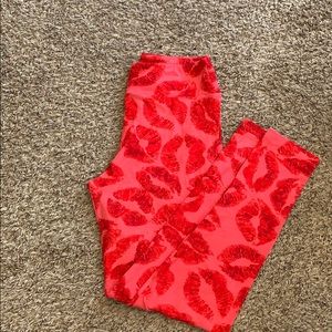 LulaRoe lip leggings